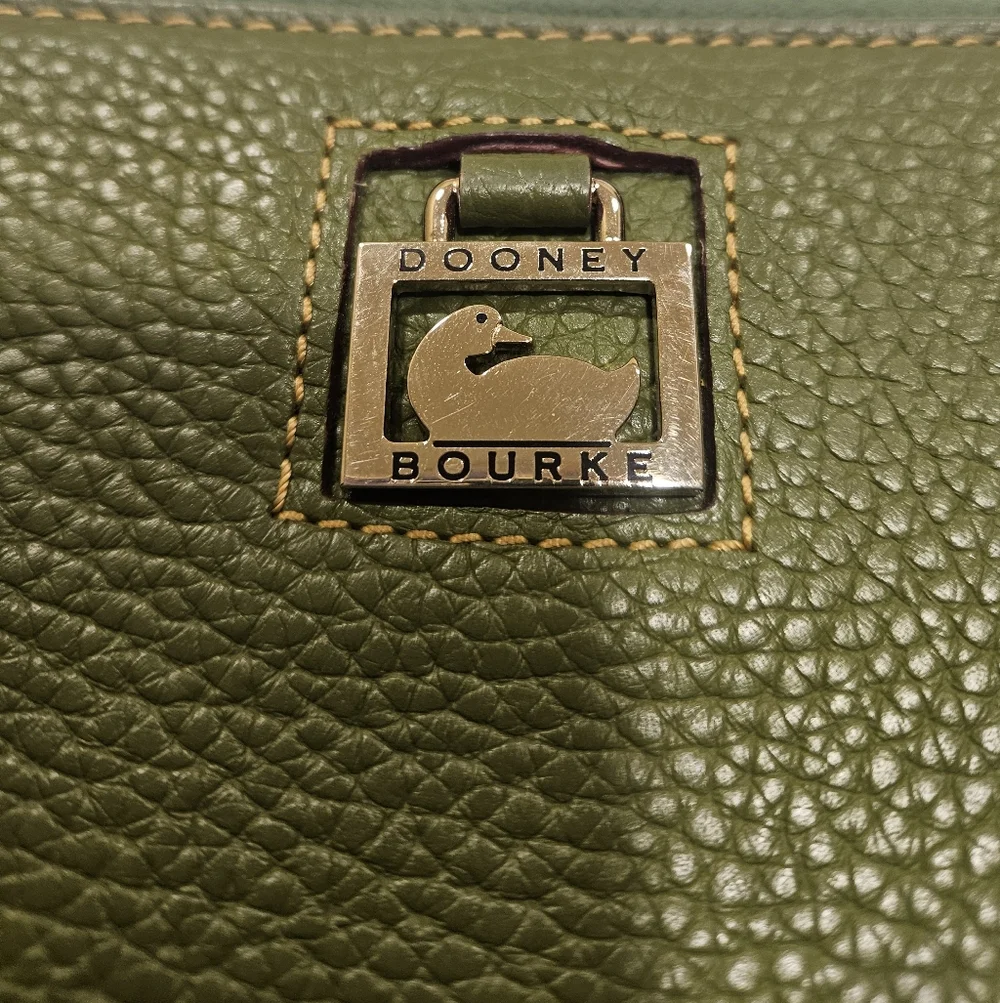 Dooney & Bourke Pebbled Leather Zip Wallet - EUC - Picture 7 of 9